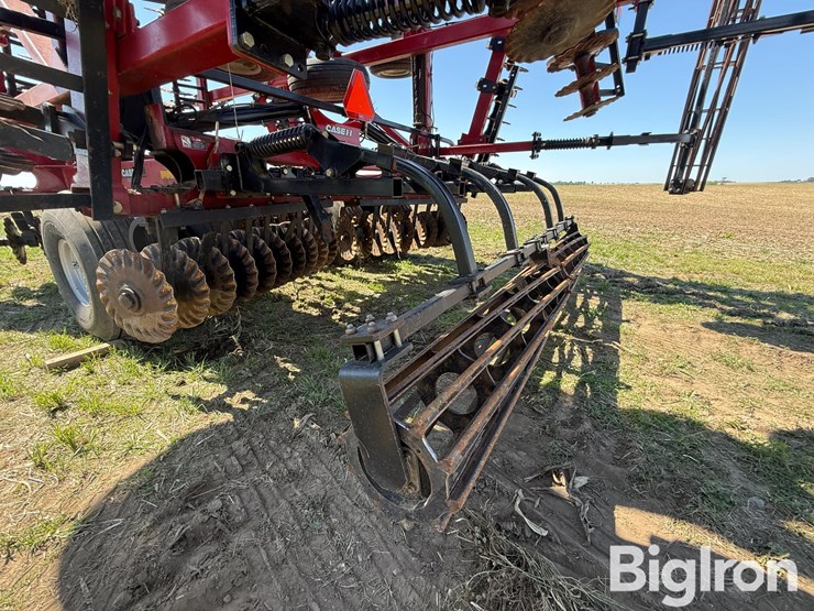 2011-case-ih-330-image-15