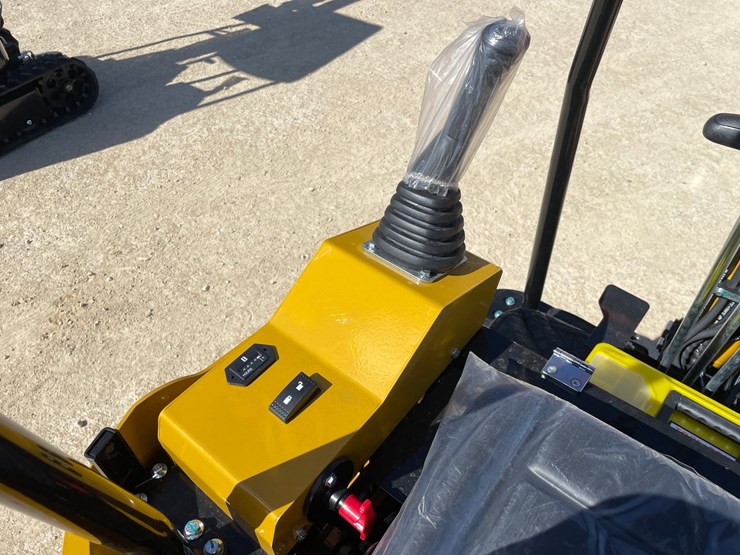 #1102-•-new-ats-rt15r-mini-excavator-image-9