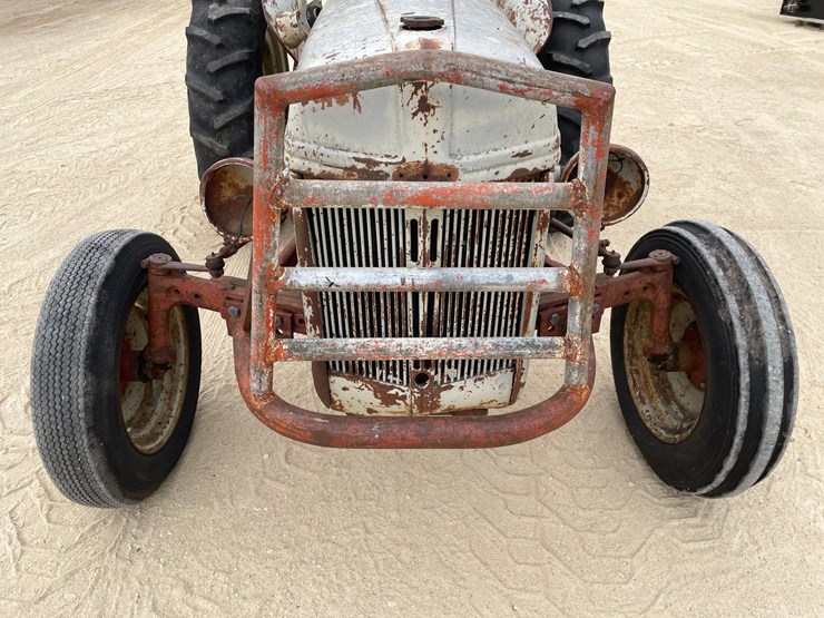 ford-8n-image-10