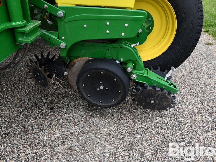 2016-john-deere-1775-image-19