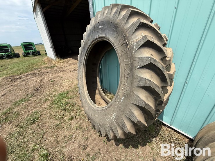 titan-hi--traction-lug-radial-r-1-520/85r42-tire-image-1