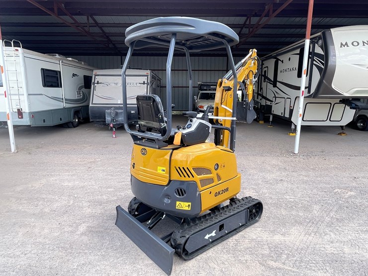#2662-•-unused-cfg-mini-excavator-image-6