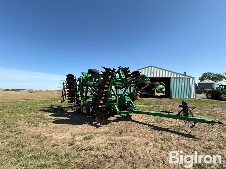 2016-john-deere-2623-image-3