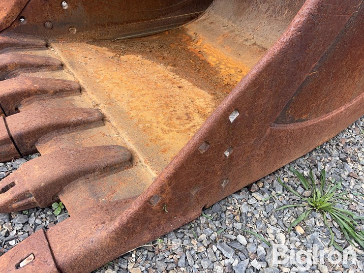2004-geith-volvo-s2-48”-excavator-bucket-image-13