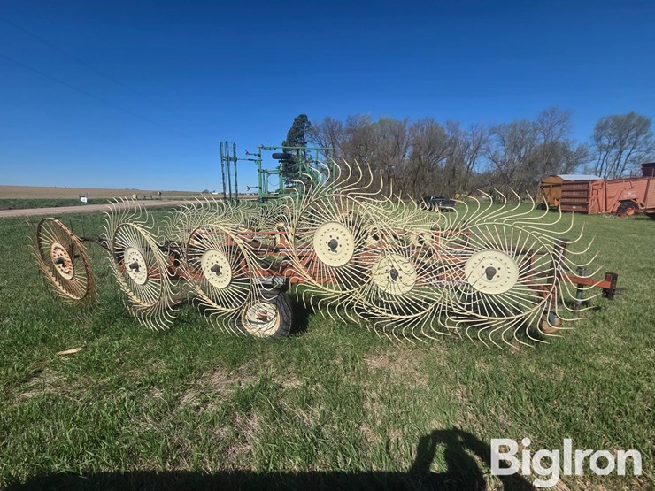 hesston-3980-image-4