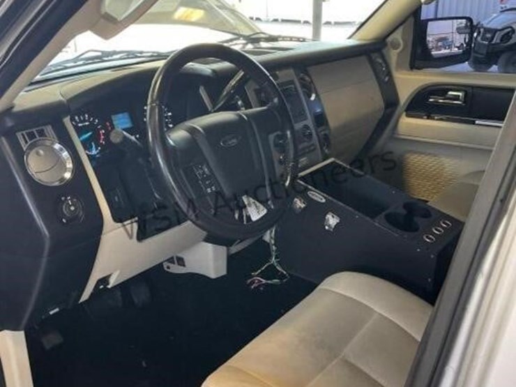 2015-ford-expedition-image-22