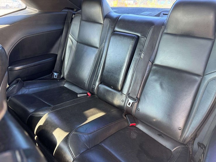2015-dodge-challenger-r/t-hemi-2d-coupe---193,876-miles-image-12