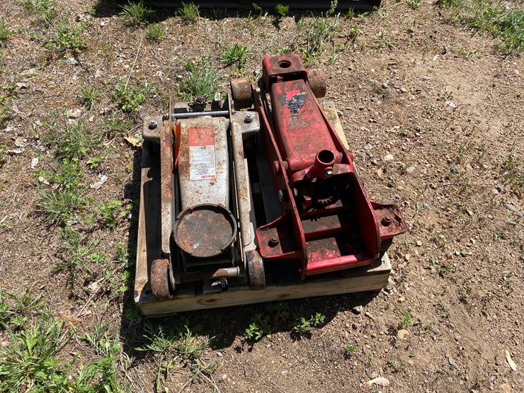 #7433-•-(2)-floor-jacks-(antigo,-wi)-image-2