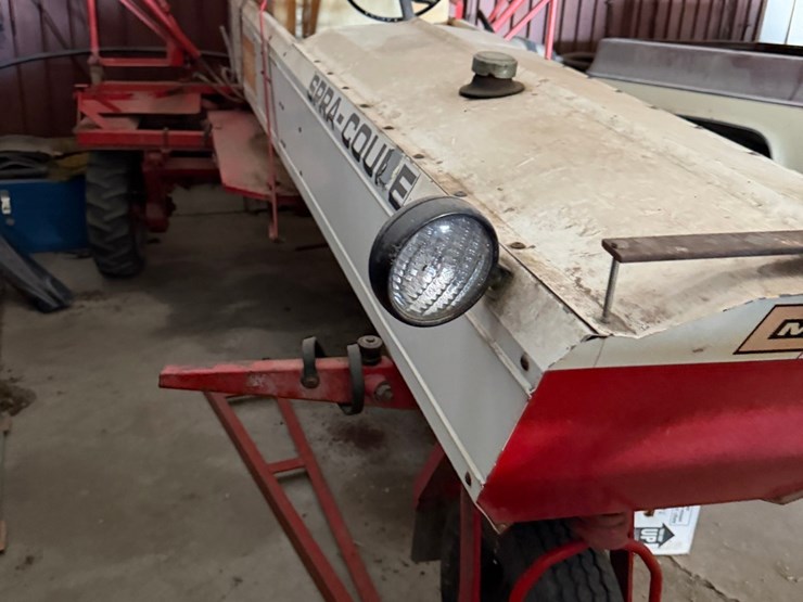 103-melroe-spray-coupe,-engine-runs,-transmission-linkage-issue,-have-booms-image-18