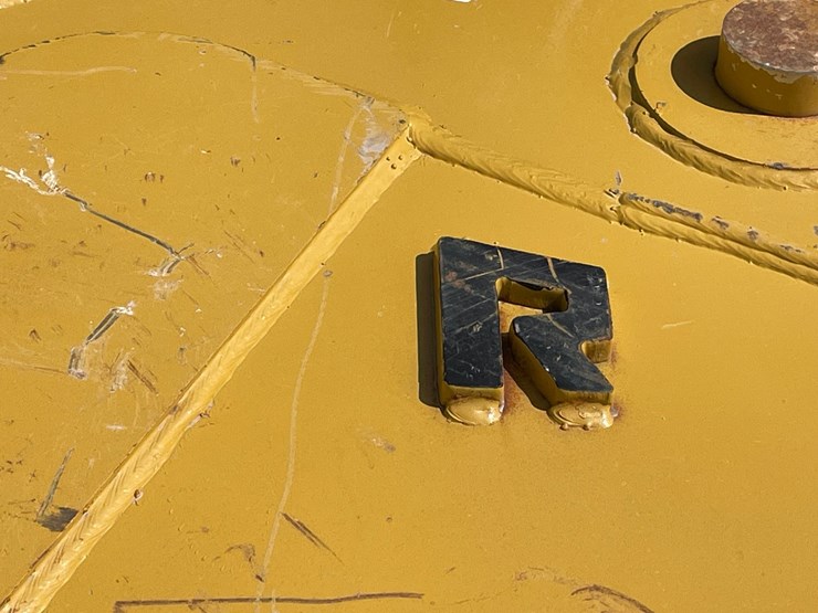 caterpillar-320-image-10