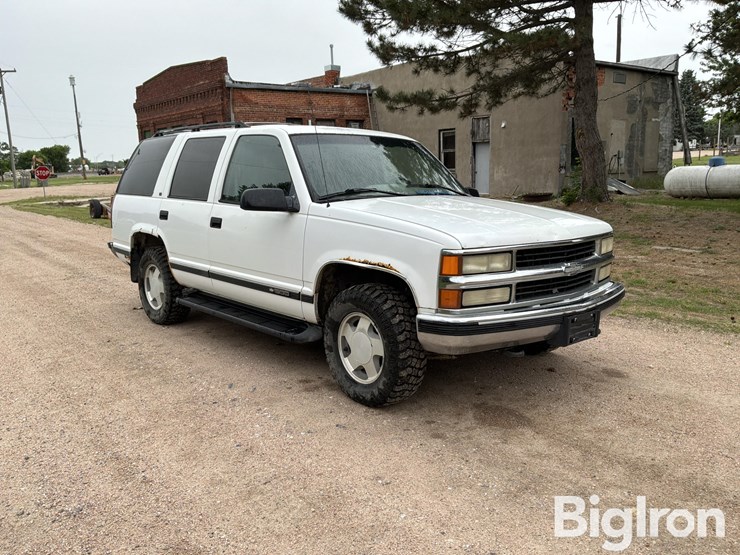 1996-chevrolet-tahoe-image-3
