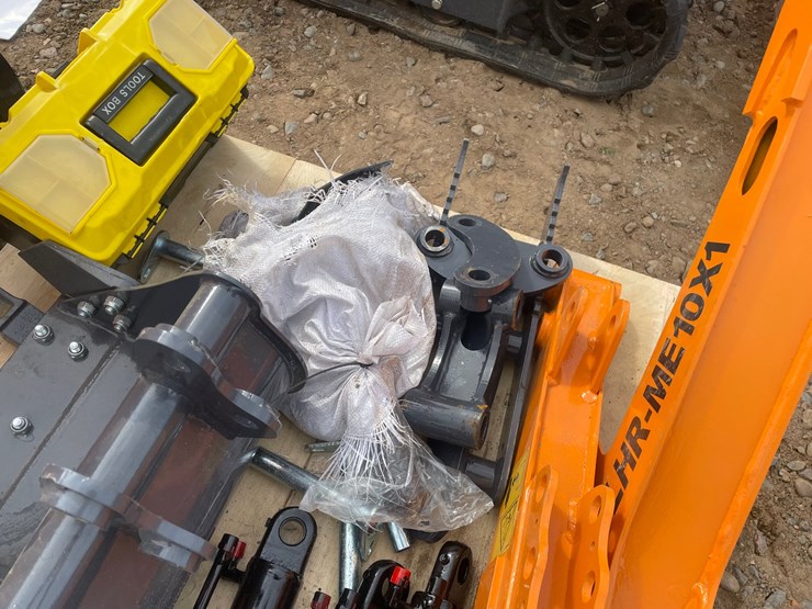 #2015-•-unused-2026-landhonor-mini-excavator-image-14