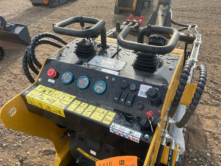 #2009-•-2026-agt-mx-crt23-compact-track-loader-image-10