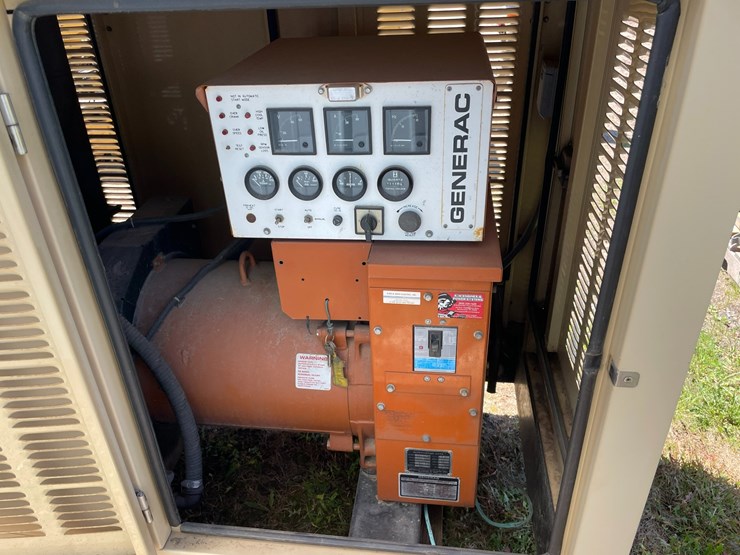 #7057-•-generac-2000-series-natural-gas-generator-(deerbrook,-wi)-image-16