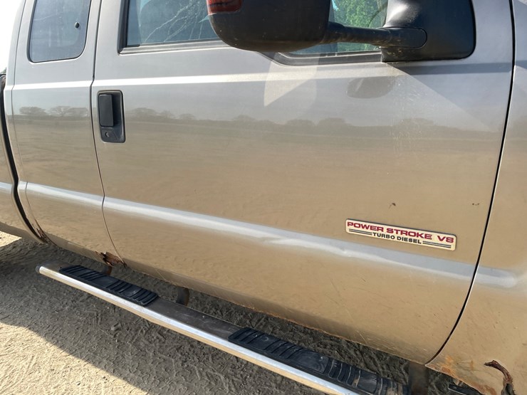 2004-ford-f350-image-29