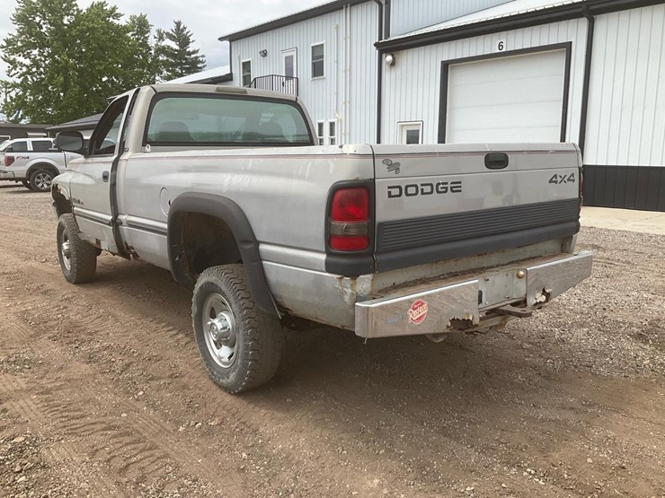 1999-dodge-2500-image-3