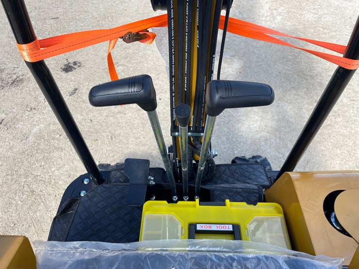 #1103-•-new-ats-rt15r-mini-excavator-image-10