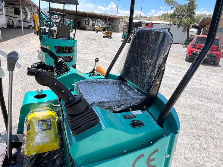 #2655-•-unused-cfg-mini-excavator-image-8