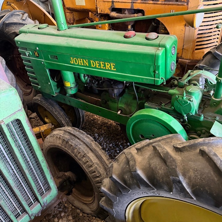 JOHN DEERE H