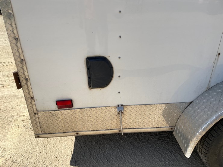 #412-•-2012-middlebury-16'-enclosed-trailer-(has-wi-title)-image-33