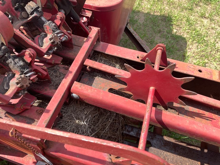 new-holland-273-image-28