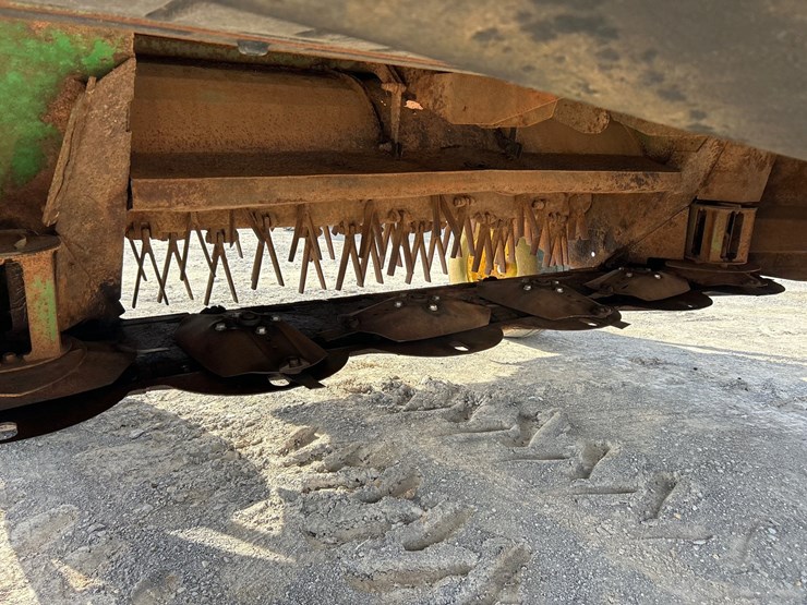 john-deere-630-image-9