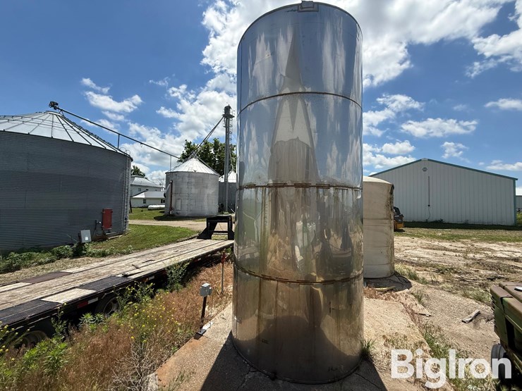 stainless-steel-vertical-4,000-gallon-tank-image-6
