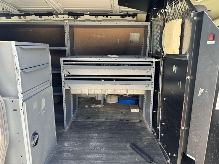 2014-chevrolet-express-g2500-image-17