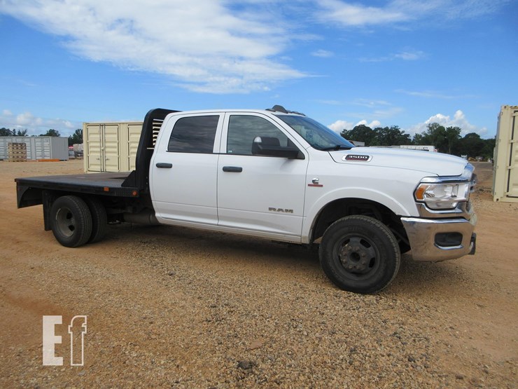 2022-dodge-3500-image-6