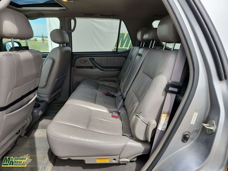 2002-toyota-sequoia-limited-image-19
