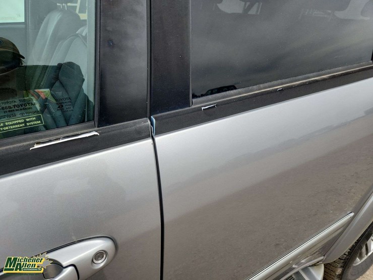 2002-toyota-sequoia-limited-image-32