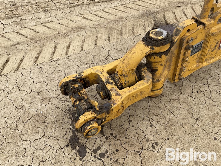 2020-deere-2412e-image-12