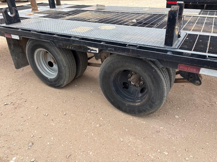 2018-big-tex-32’-x-102”-t/a-gooseneck-tool-transport-trailer-image-3
