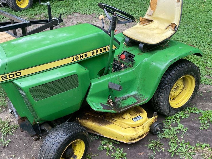 1975-john-deere-200-image-1