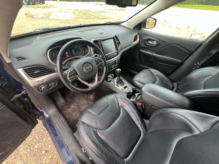 2015-jeep-cherokee-limited-image-11