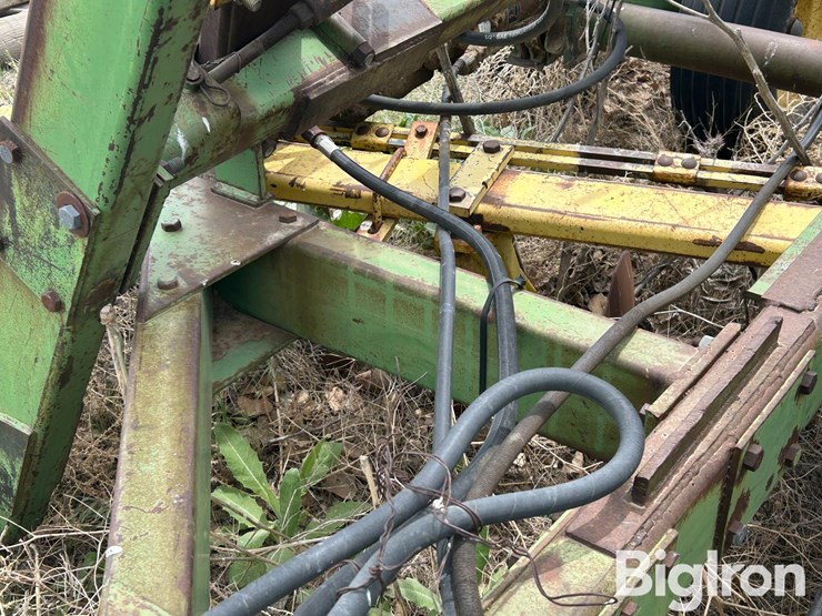 john-deere-230-image-16