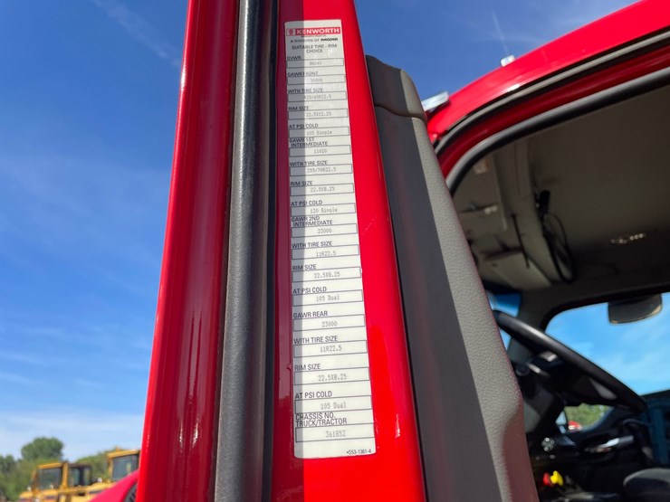 2019-kenworth-t880-image-40