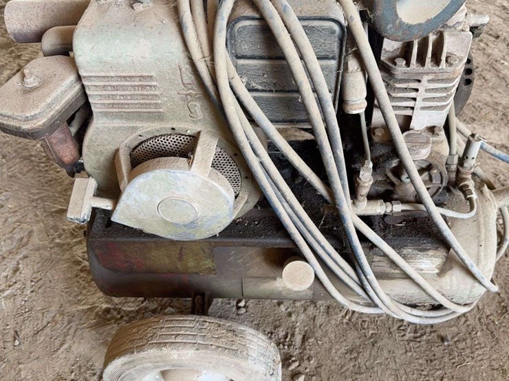 gas-powered-air-compressor-ran-approx-30-years-ago-last-time-it-was-used.-image-3
