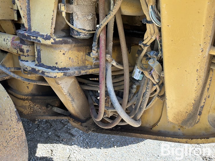 1993-caterpillar-140h-image-18
