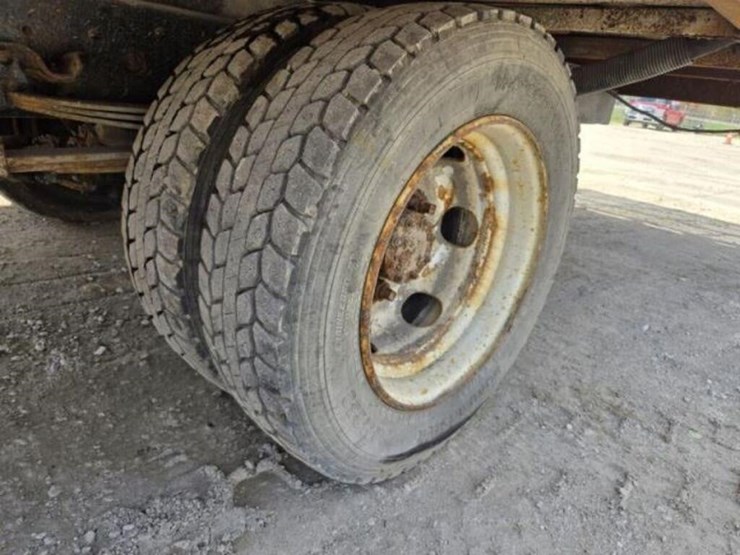 inoperable-2010-isuzu-flatbed-truck-jale5w169a7301-image-23