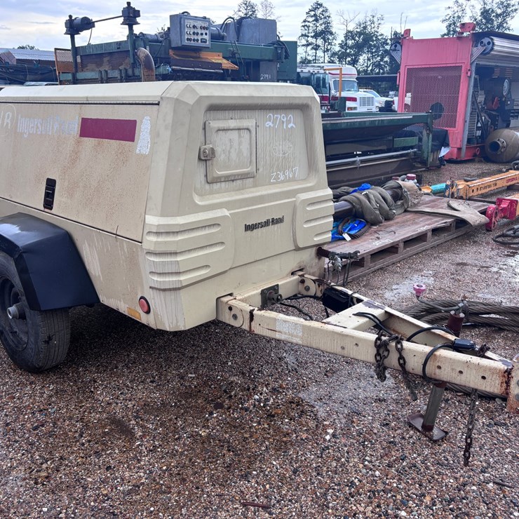 #2792 • 2005 INGERSOLL RAND 250