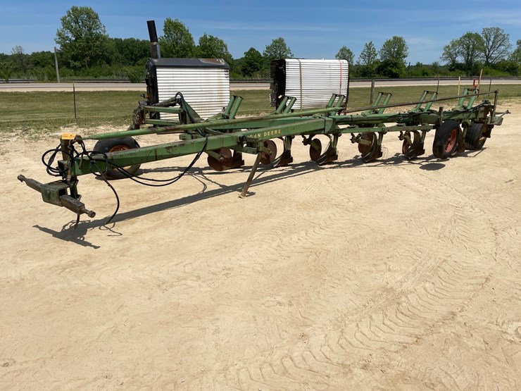 john-deere-2500-image-1