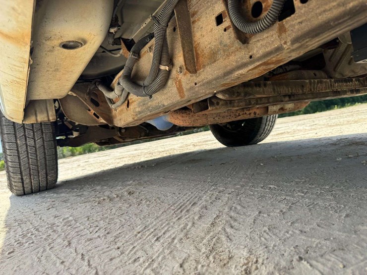 2013-chevrolet-express-g2500-image-24