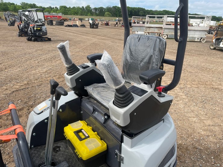 #2028-•-unused-2026-rt15r-ats-mini-excavator-image-17