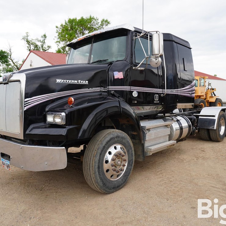 2015 WESTERN STAR 4900