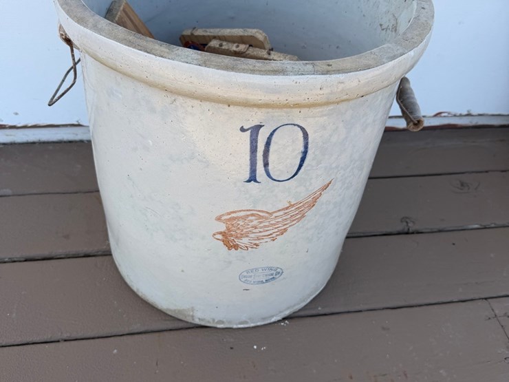 10-gallon-redwing-crock-image-2