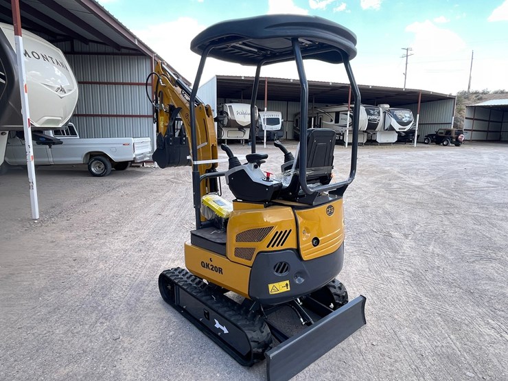 #2662-•-unused-cfg-mini-excavator-image-8