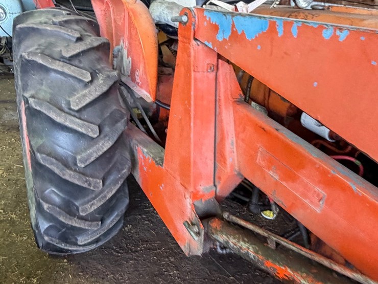 d-17-allis-chalmers-with-loader,-7,654-hrs-image-7