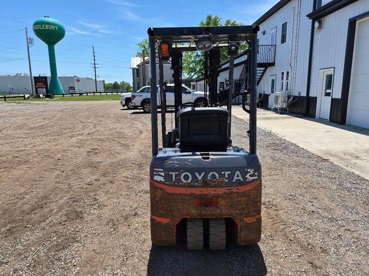 #1374-•-2021-toyota-8fbe18u-forklift-image-4