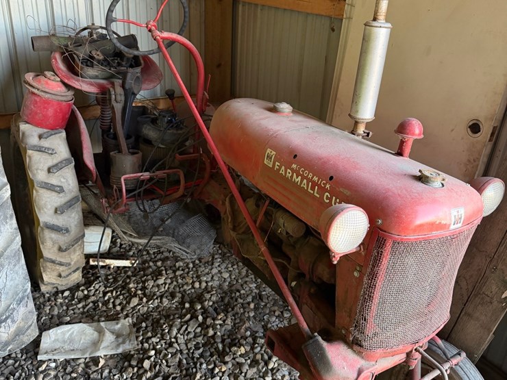 ihc-cub,-￼has-belly-mower-image-24